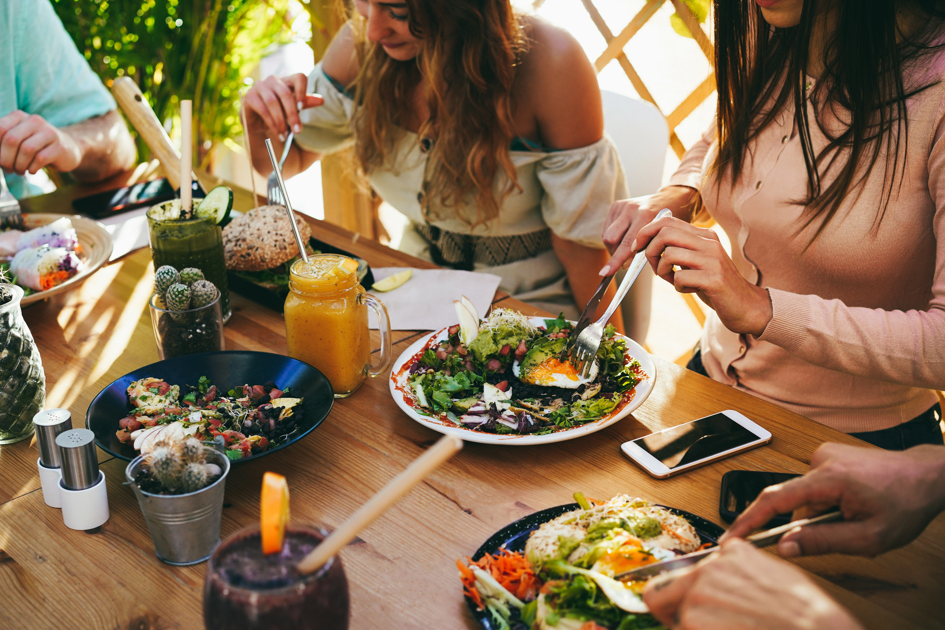 Managing first table diners, first table diners dining out for brunch